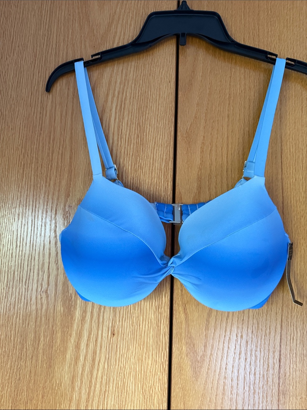 Swim suit top with light padding